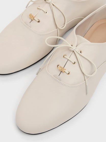 CHARLES & KEITH Trending | Pippa Leather Derby Flats - Chalk