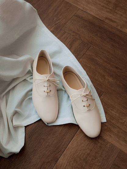 CHARLES & KEITH Trending | Pippa Leather Derby Flats - Chalk