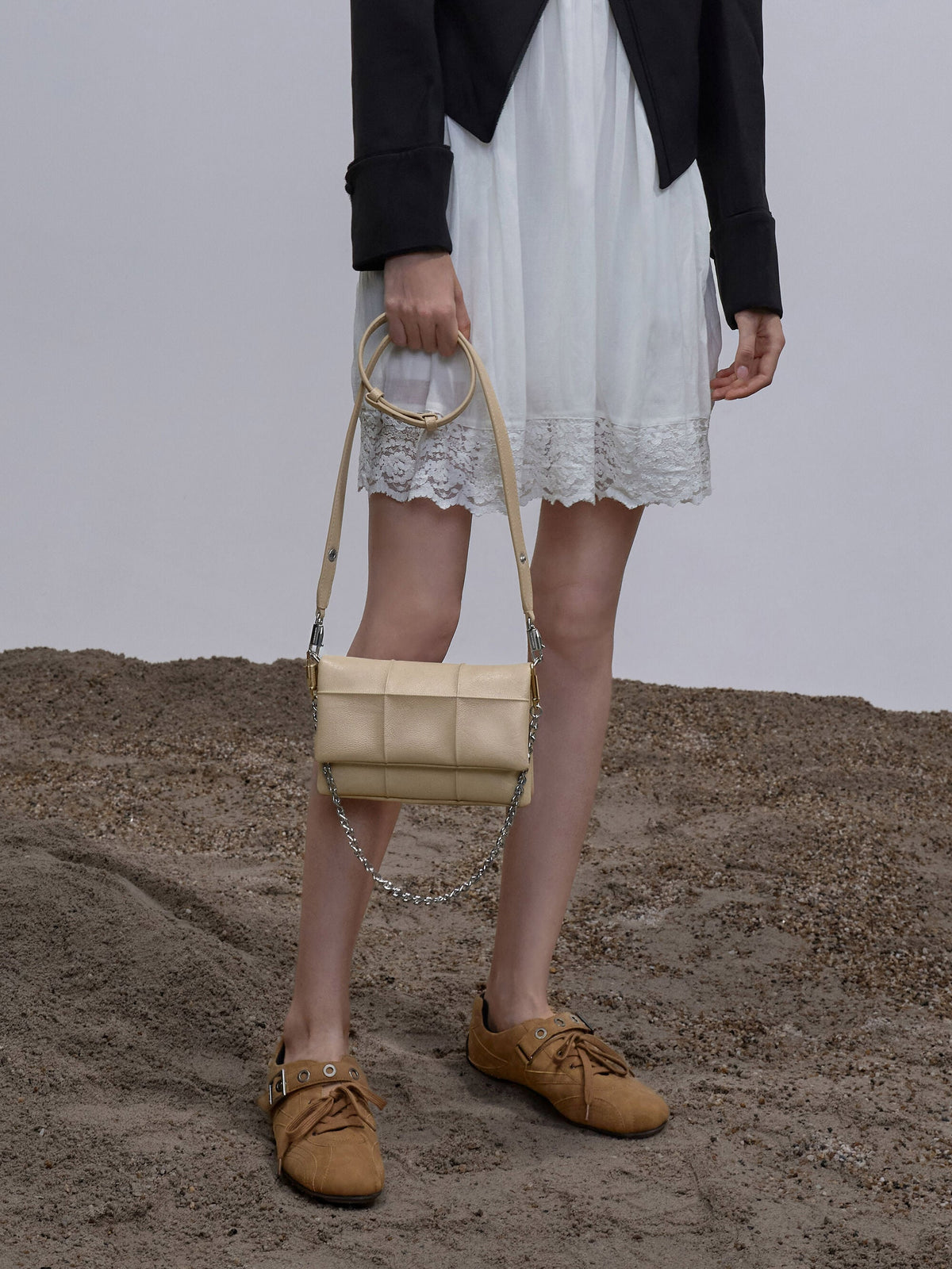 CHARLES & KEITH Trending | Delfina Quilted Wallet On Chain - Sand Beige