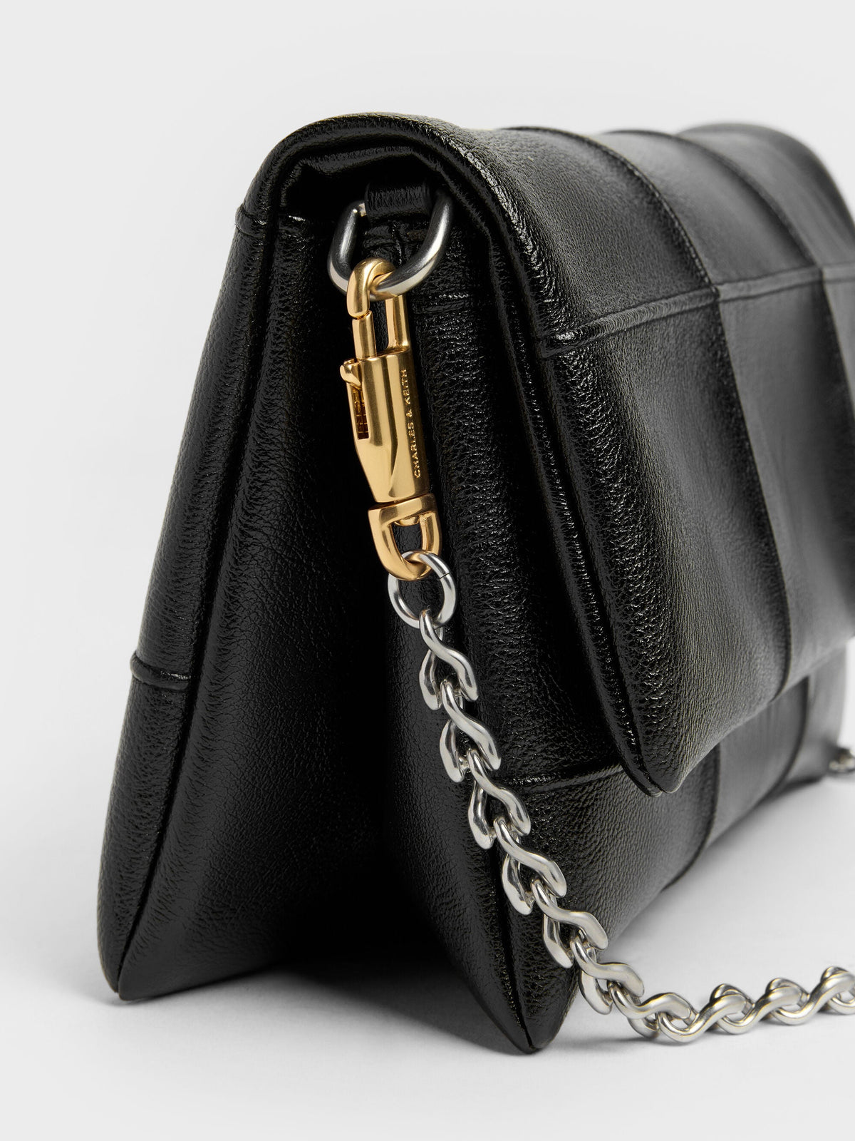 CHARLES & KEITH New | Delfina Quilted Wallet On Chain - Black