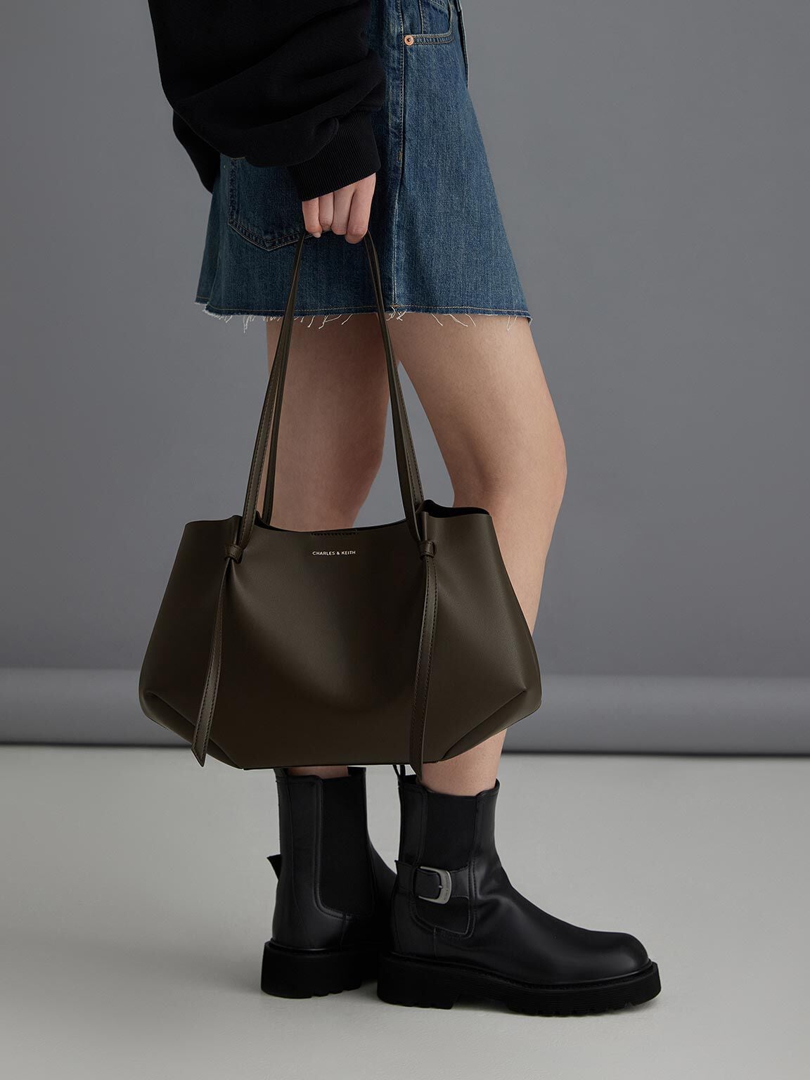 CHARLES & KEITH Essential | Calla Tote Bag - Dark Moss