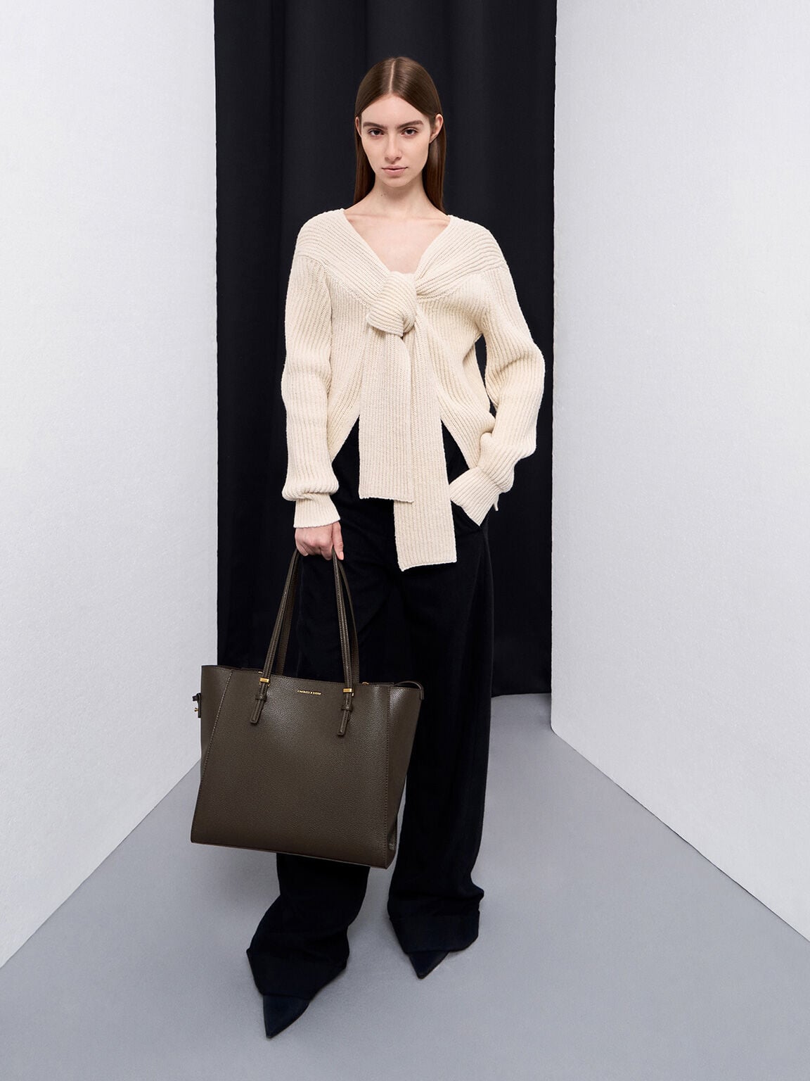 CHARLES & KEITH Value | Sansa Tote Bag - Dark Moss