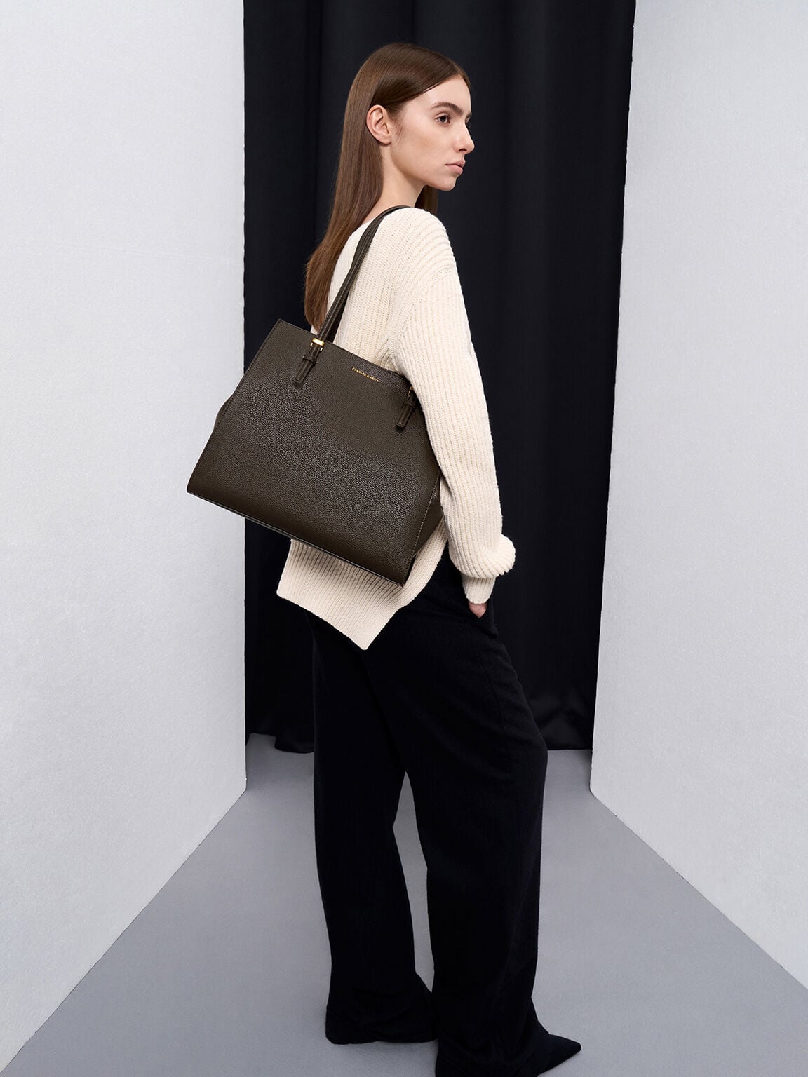 CHARLES & KEITH Value | Sansa Tote Bag - Dark Moss