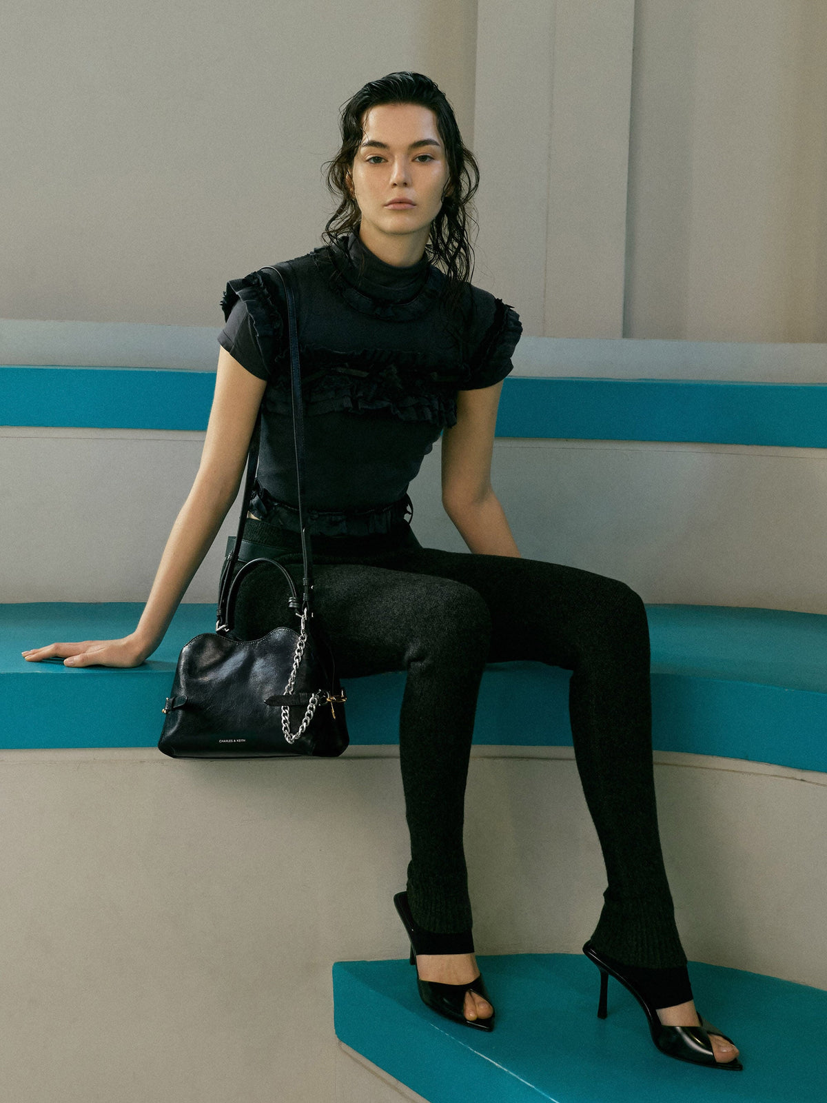 CHARLES & KEITH Trending | Delfina Chain Side-Belt Tote Bag - Noir