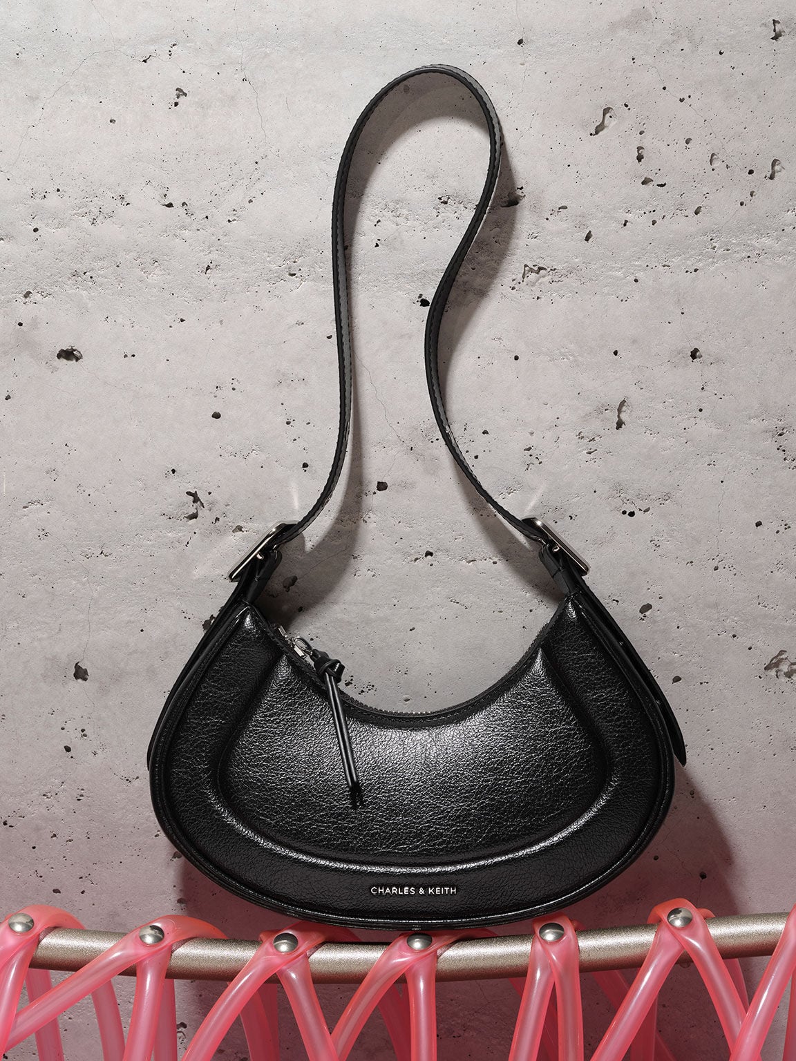 CHARLES & KEITH Best Seller | Petra Curved Shoulder Bag - Noir
