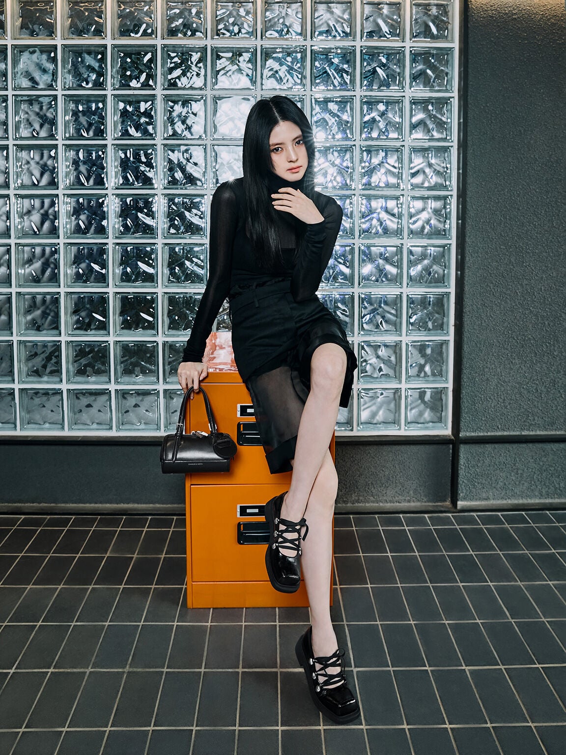 CHARLES & KEITH Best Seller | Enola Bowling Bag - Noir