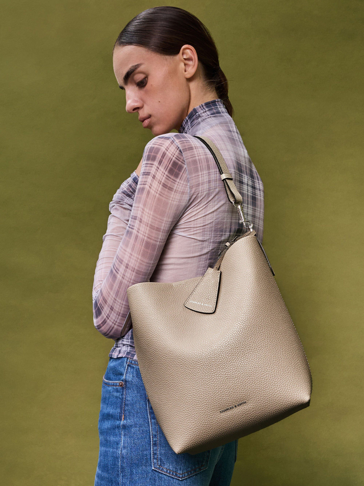 CHARLES & KEITH Top Pick | Beryl Bucket Bag - Taupe