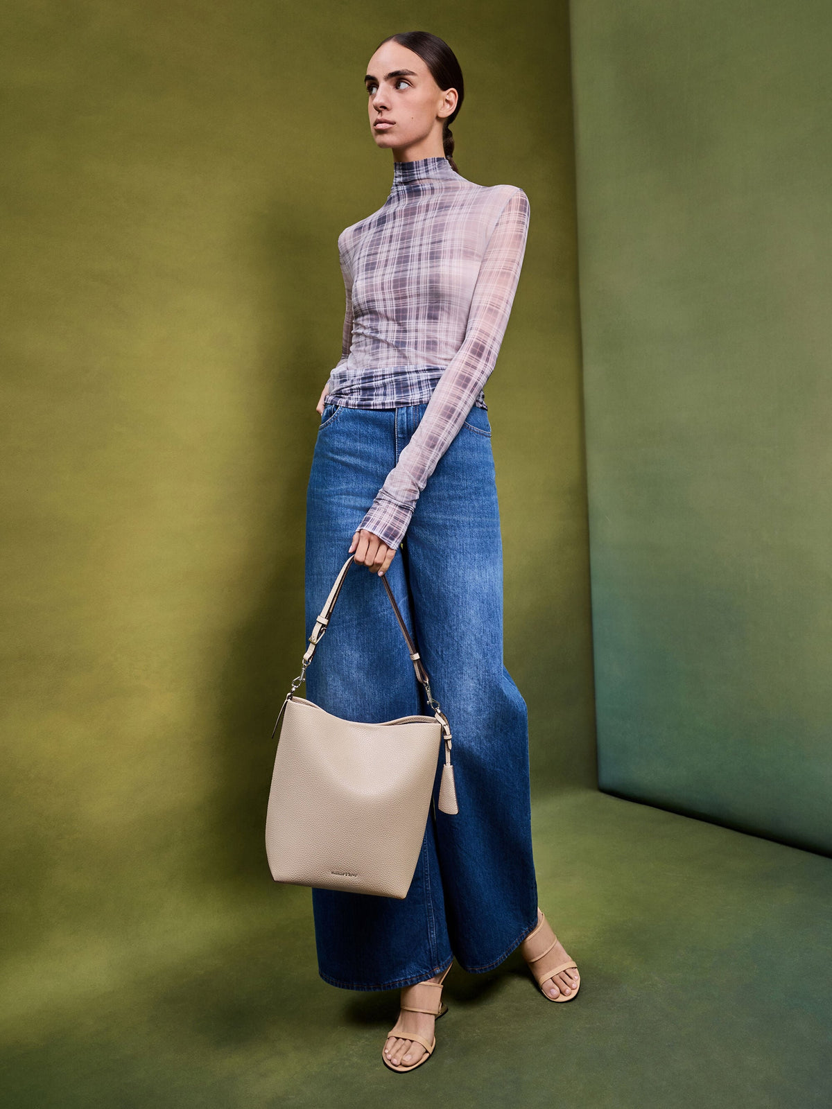 CHARLES & KEITH Top Pick | Beryl Bucket Bag - Taupe