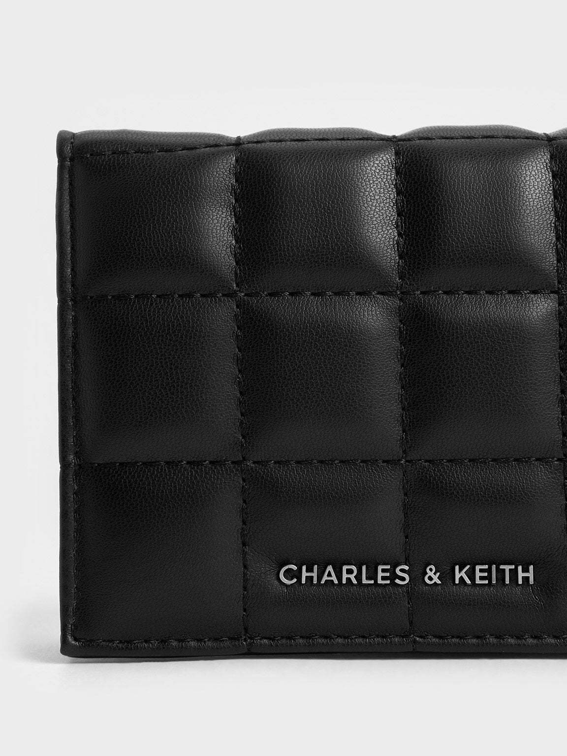 CHARLES & KEITH Everyday | Cassia Quilted Wallet On Chain - Noir