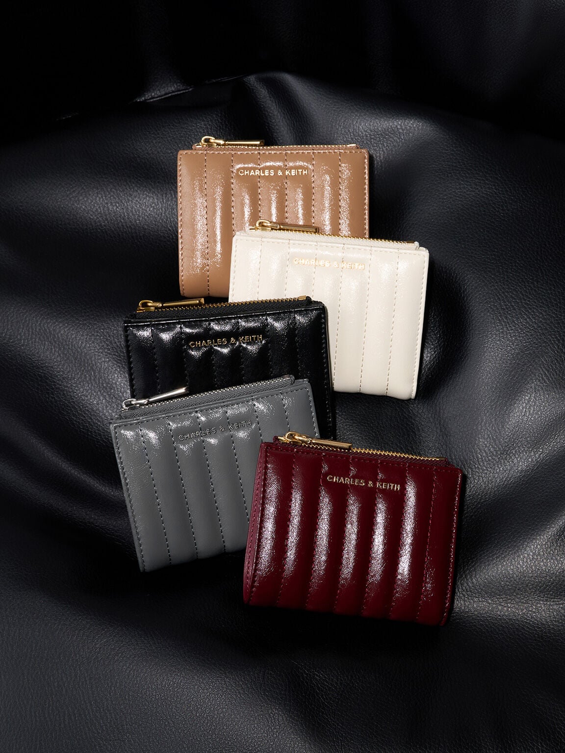 CHARLES & KEITH Classic | Donna Panelled Top-Zip Wallet - Black