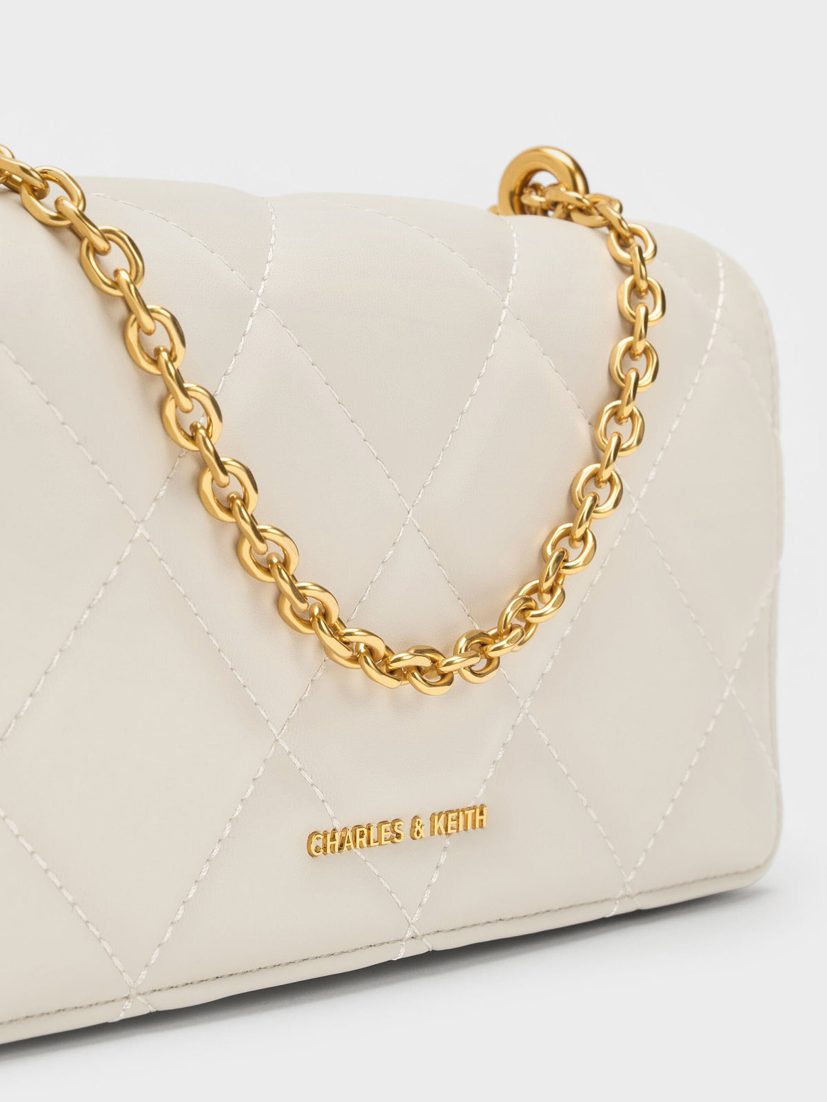 CHARLES & KEITH Trending | Paffuto Quilted Wallet On Chain - Cream